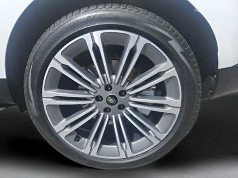 Certified 2023 Land Rover Range Rover SE image 9