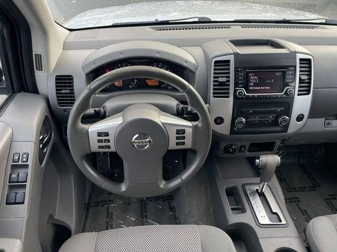 Used 2017 Nissan Frontier SV image 13