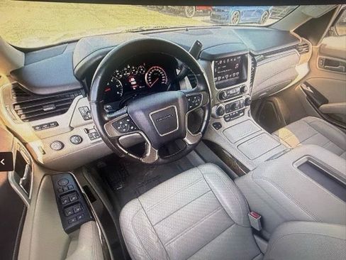 Used 2015 GMC Yukon XL Denali w/ Premium Package image 8