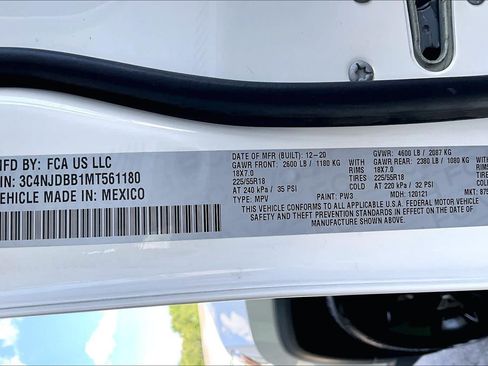 Used 2021 Jeep Compass Latitude AWD/4WD image 37