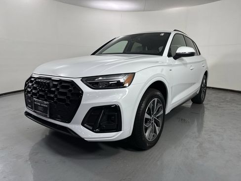 Used 2024 Audi Q5 2.0T Premium w/ Summer of Audi Package AWD/4WD image 5