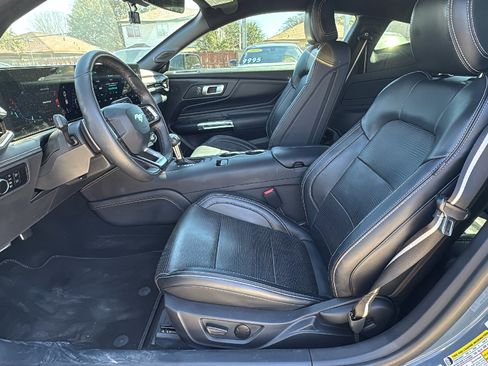 Used 2024 Ford Mustang GT Premium image 9