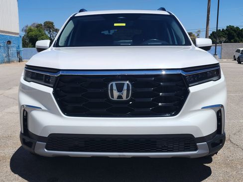 Used 2023 Honda Pilot Elite image 2