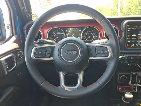 Used 2023 Jeep Gladiator Rubicon w/ LED Lighting Group AWD/4WD image 19