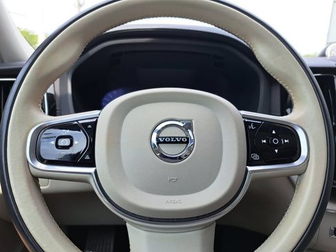 Used 2023 Volvo XC60 B5 Ultimate AWD/4WD image 10