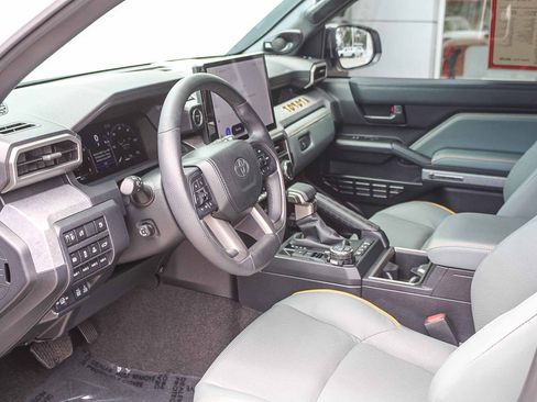 Certified 2025 Toyota 4Runner Trailhunter AWD/4WD image 19