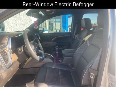 Used 2023 GMC Canyon Denali image 13