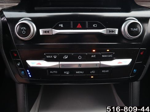 Used 2022 Ford Explorer Limited image 24