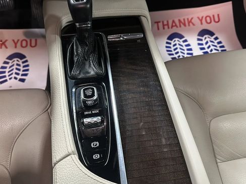 Used 2020 Volvo S90 T6 Momentum image 24