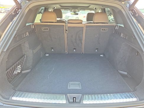 Certified 2025 Audi Q5 Premium w/ Convenience Package AWD/4WD image 16