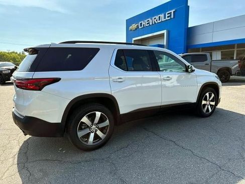 Certified 2023 Chevrolet Traverse LT w/ LT Premium Package AWD/4WD image 3