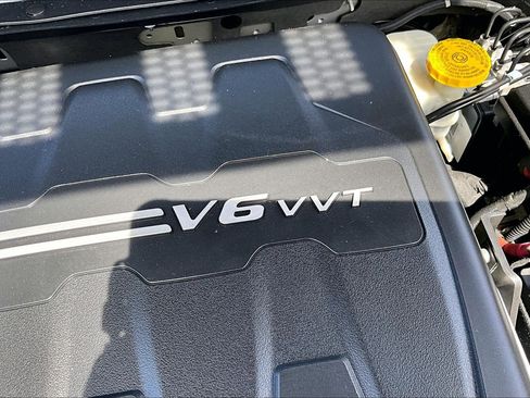 Used 2018 Jeep Cherokee Latitude w/ Altitude Package AWD/4WD image 22