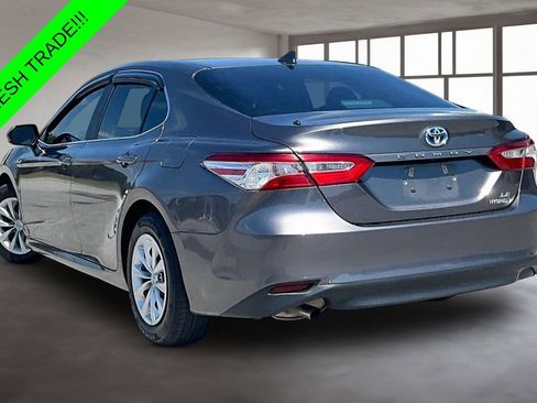 Used 2020 Toyota Camry LE FWD image 4