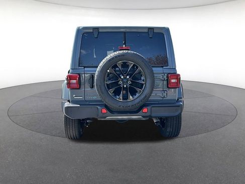 Certified 2025 Jeep Wrangler Unlimited Sahara w/ Safety Group AWD/4WD image 4