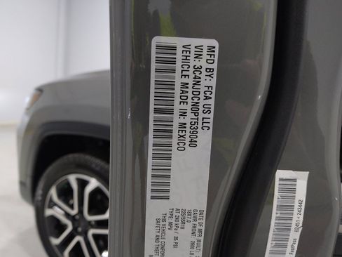 Used 2023 Jeep Compass Limited AWD/4WD image 33