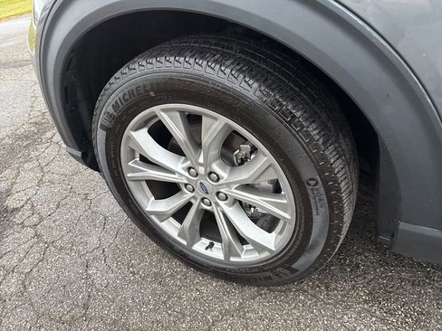 Used 2022 Ford Explorer XLT w/ Equipment Group 202A image 24