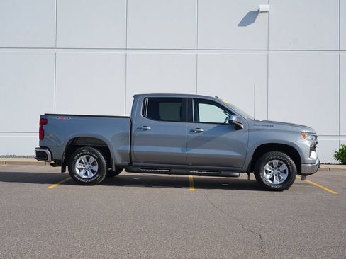 Used 2024 Chevrolet Silverado 1500 LT AWD/4WD image 2
