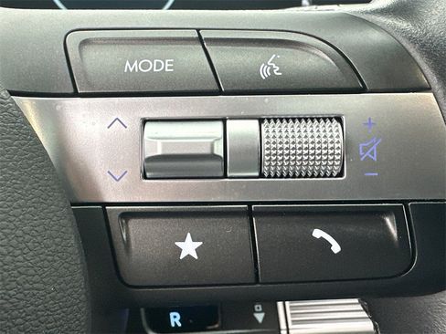 Used 2024 Hyundai Kona Limited image 26