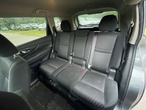 Used 2017 Nissan Rogue SV AWD/4WD image 9