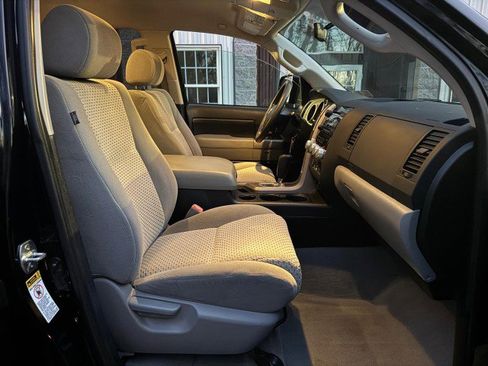 Used 2010 Toyota Tundra 4x4 Double Cab image 17