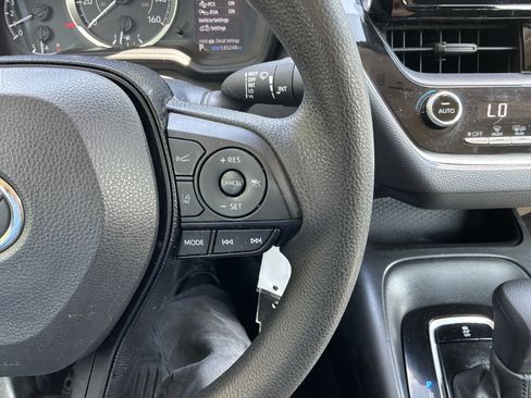 Used 2020 Toyota Corolla LE FWD image 20