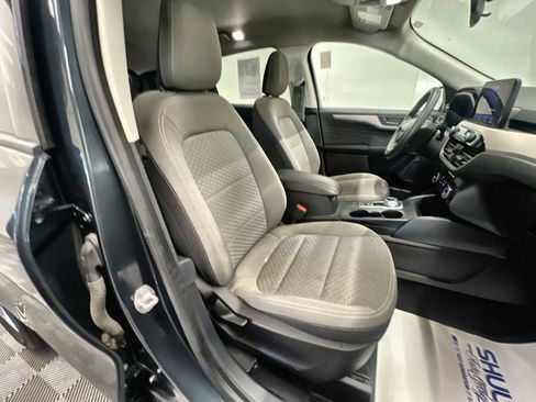 Used 2022 Ford Escape SE image 24