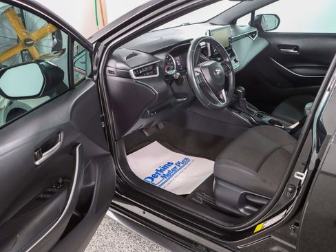 Used 2020 Toyota Corolla SE FWD image 3