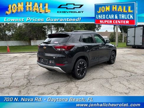 Used 2022 Chevrolet TrailBlazer LT w/ Convenience Package FWD image 11