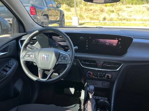 Used 2025 Buick Encore GX Preferred AWD/4WD image 21