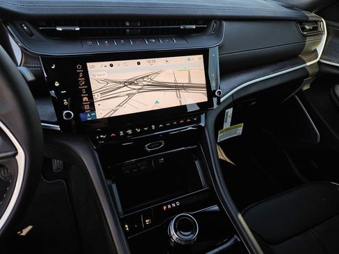 New 2026 Jeep Grand Cherokee Limited w/ Limited Altitude Package image 19