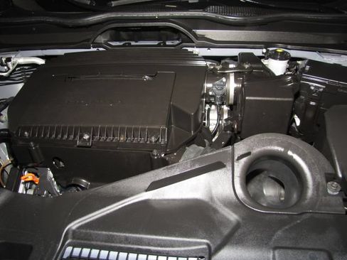 Certified 2025 Honda Pilot Touring image 22