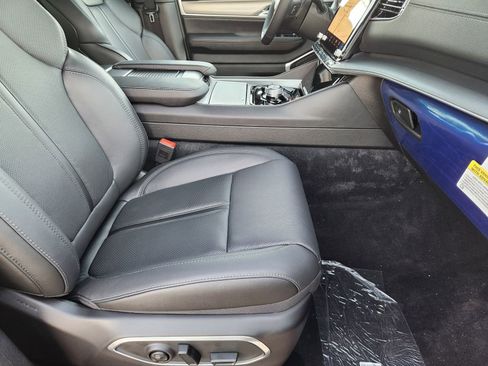 New 2025 Jeep Wagoneer Series II image 13