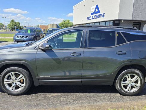 Used 2018 GMC Terrain SLE w/ Driver Convenience Package AWD/4WD image 3
