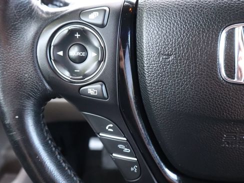 Used 2016 Honda Pilot Touring image 32