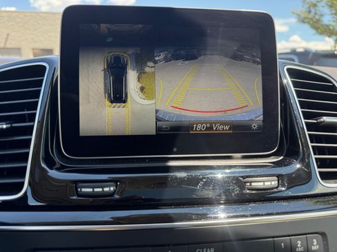 Used 2019 Mercedes-Benz GLE 400 4MATIC image 27