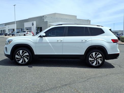 Certified 2024 Volkswagen Atlas SE w/ Panoramic Sunroof Package image 4