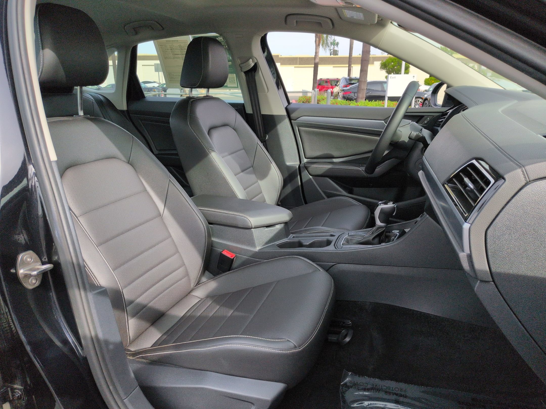 Used 2024 Volkswagen Jetta SE FWD image 31