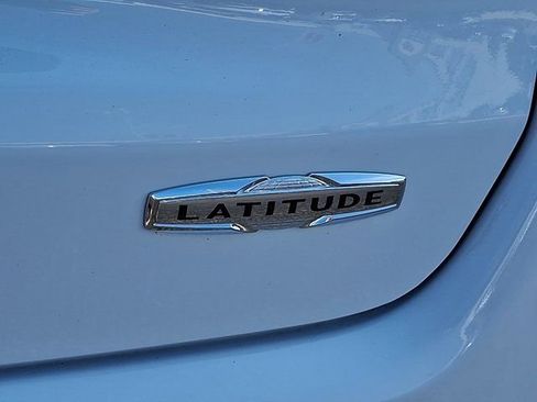 Certified 2022 Jeep Compass Latitude image 35