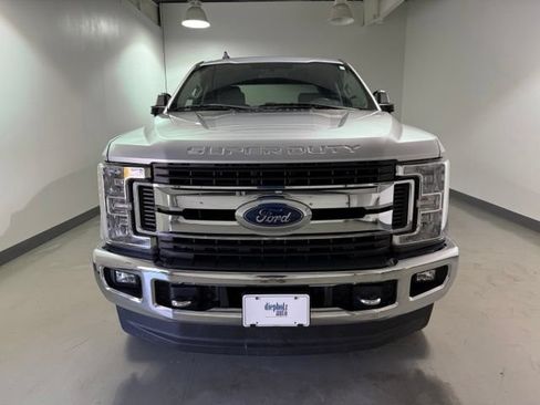 Used 2019 Ford F250 XLT w/ XLT Premium Package AWD/4WD image 2