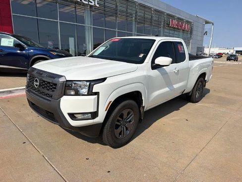 Certified 2025 Nissan Frontier SV w/ SV Convenience Package RWD image 1