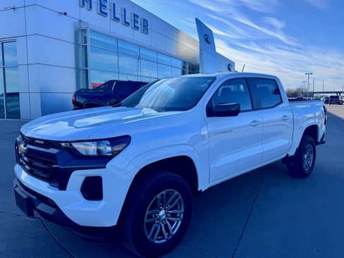 Used 2023 Chevrolet Colorado LT w/ Advanced Trailering Package image 3