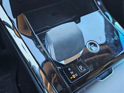 Used 2025 Land Rover Range Rover Sport SE image 22