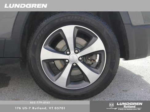 Used 2021 Jeep Cherokee Limited w/ Mopar Interior Package AWD/4WD image 13