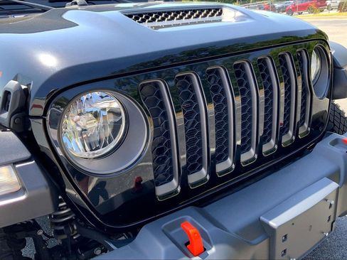 Used 2021 Jeep Gladiator Mojave w/ Cold Weather Group AWD/4WD image 29