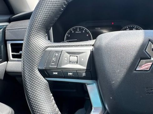 Used 2022 Mitsubishi Outlander SE AWD/4WD image 23