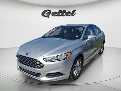 Used 2016 Ford Fusion SE FWD image 1