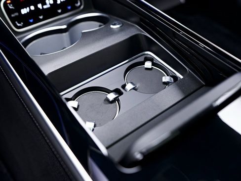 Used 2025 Mercedes-Benz Maybach S 580 4MATIC image 67