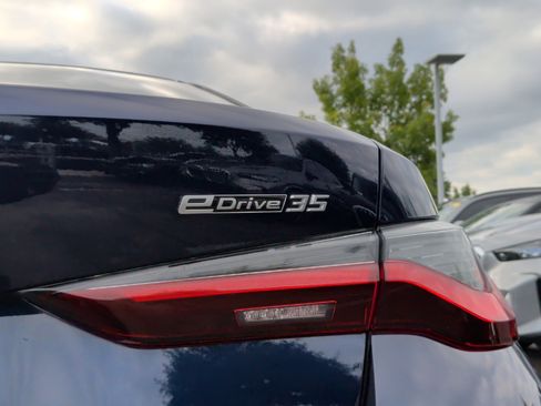 Used 2023 BMW i4 eDrive35 w/ Premium Package RWD image 11