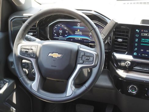 Used 2024 Chevrolet Silverado 1500 LT AWD/4WD image 14
