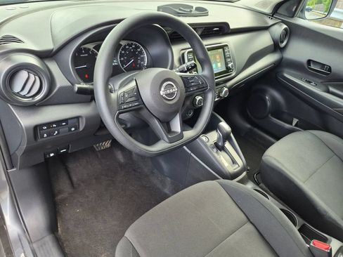 Used 2025 Nissan Kicks Play S FWD image 10